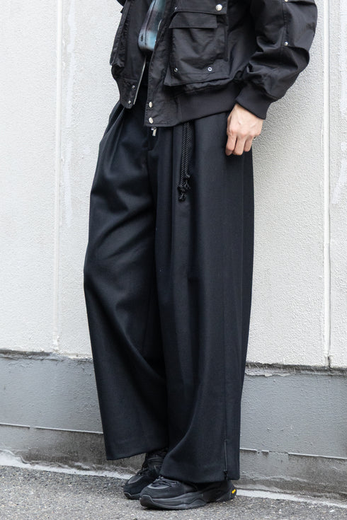【ETHOSENS】"Super120's wool flannel squeeze slacks"